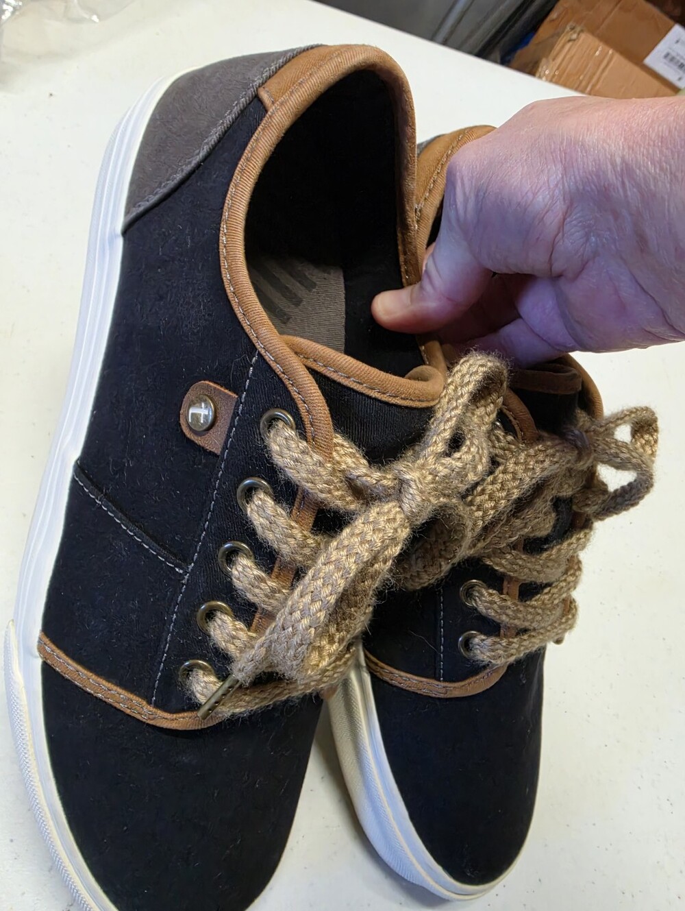 Taos Super Soul Sneakers Women’s 10W Black Brown Canvas Rope Lace Comfort